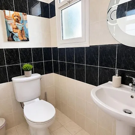 Villa Stylish 3 Bedroom With Sea Views In