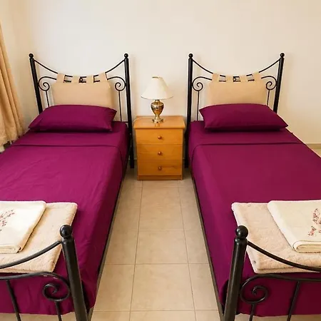 Stylish 3 Bedroom With Sea Views In * פאהיה