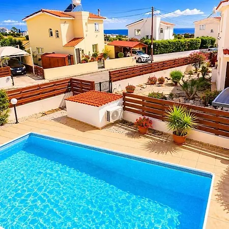 Stylish 3 Bedroom With Sea Views In וילה פאהיה